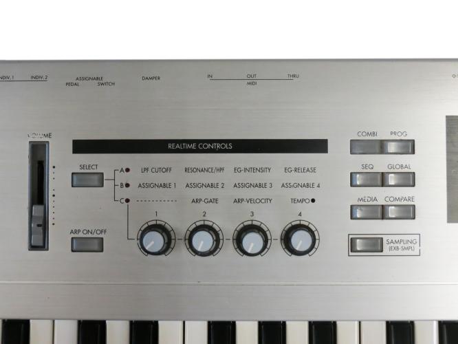 Teclado Korg Triton Le 76 Workstation (Usado) - CMK