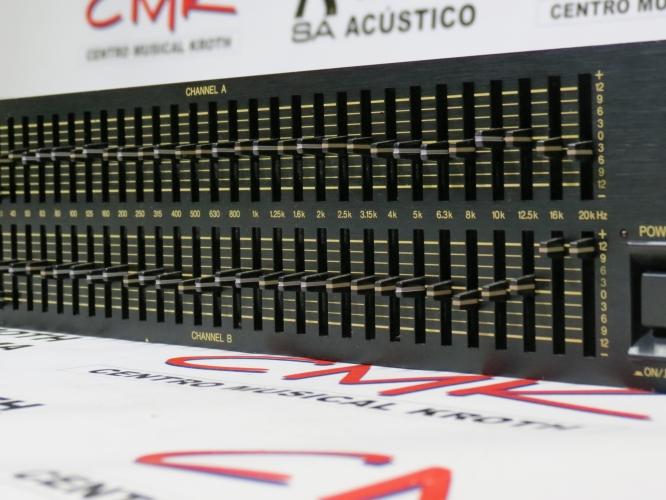 Equalizador Yamaha Q2031B (usado) - CMK