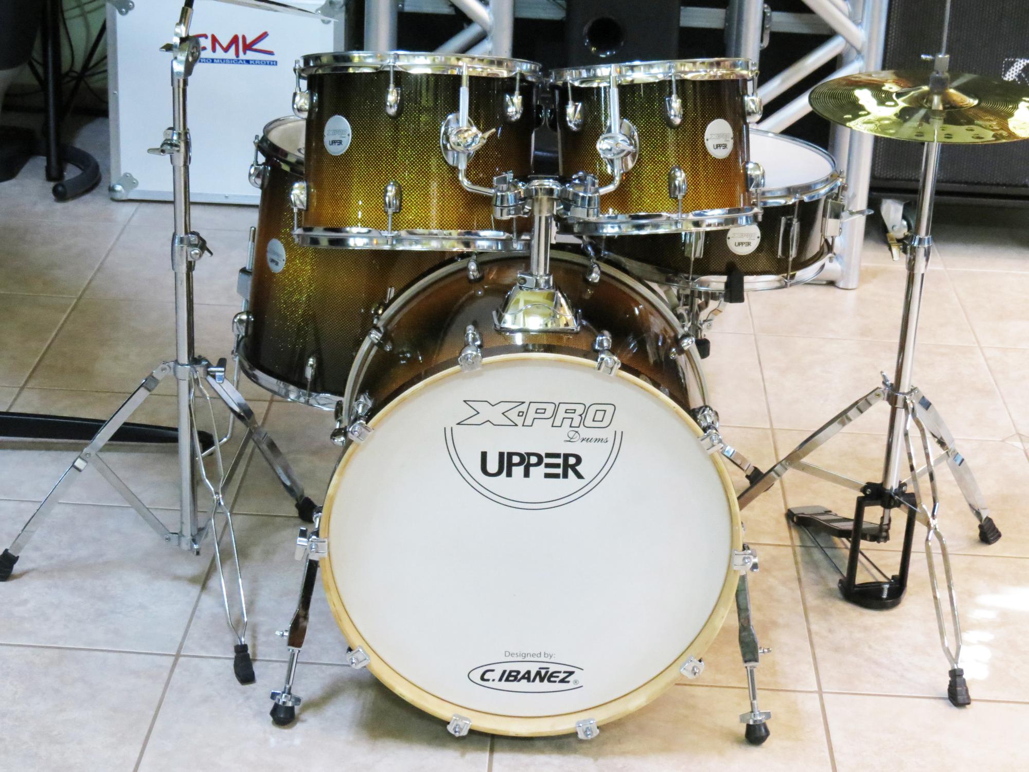Foto do produto Bateria X-Pro Upper Gold Sparkle 10",12",14",20" com Ferragens e Banco (USADA) Foto do produto Bateria X-Pro Upper Gold Sparkle 10",12",14",20" com Ferragens e Banco (USADA)