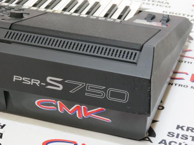 Foto do produto Teclado Yamaha PSR-S750 (Usado)