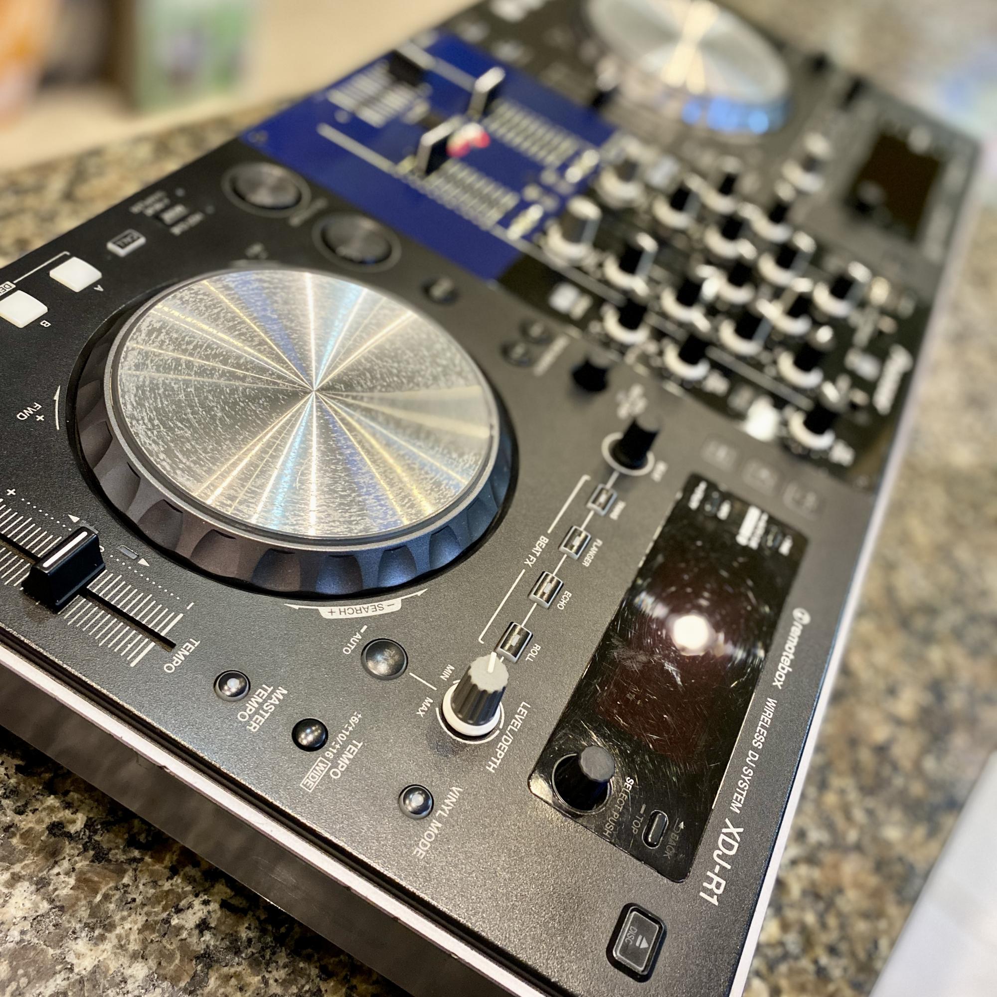 Pioneer XDJ-R1 DJミキサー 2013年製 Pioneer XDJ-R1 DJミキサー 2013年製 Pioneer XDJ-R1 DJミキサー