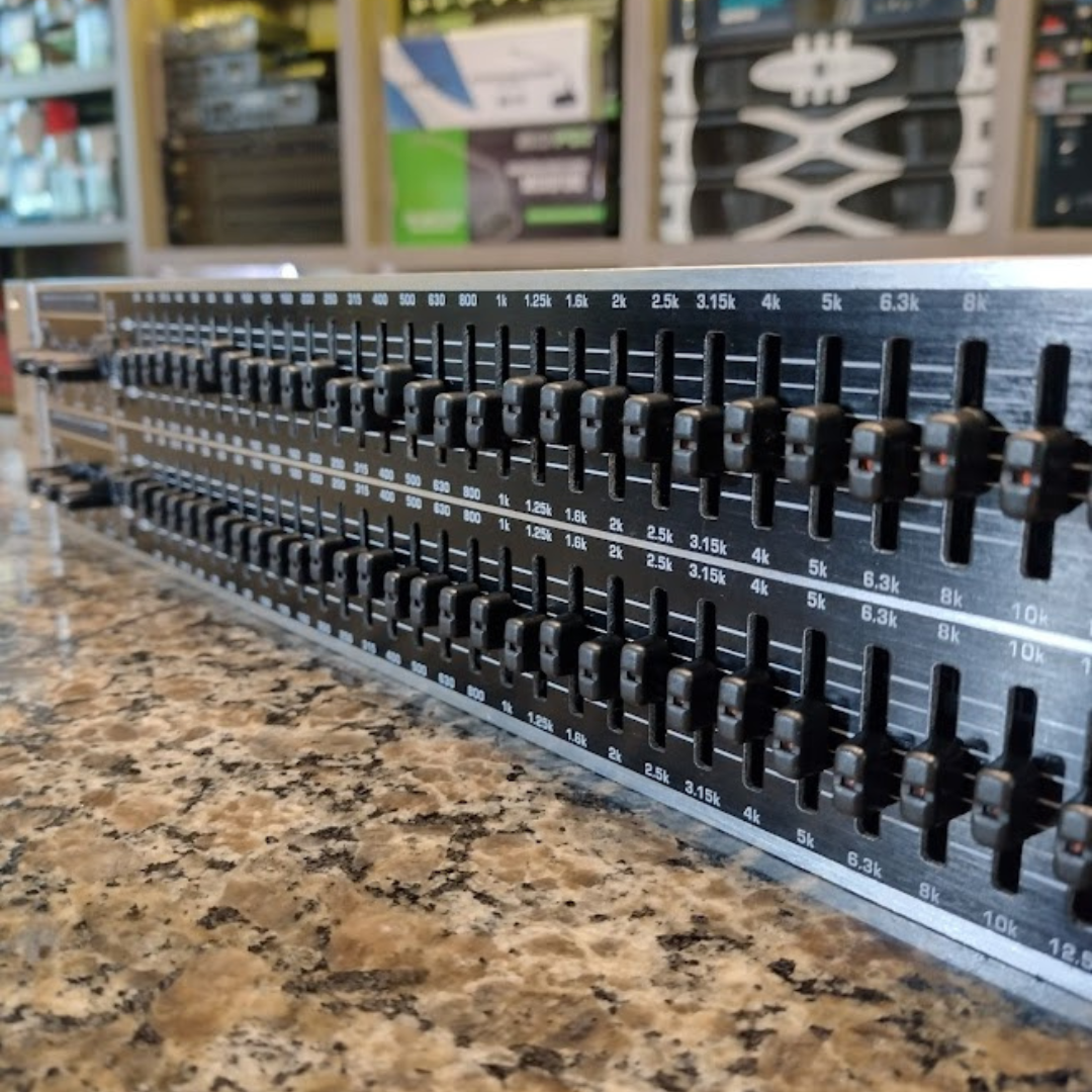 Foto do produto Equalizador Gráfico Behringer Ultragraph Pro Fbq3102 (usado)