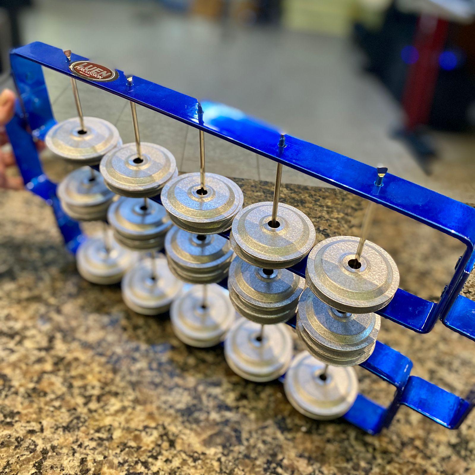 Foto do produto  Rocar Ganzá quadrada aluminio colr azul 36cm com 72 platinelas