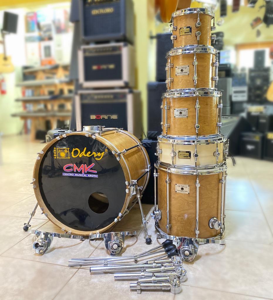 Foto do produto Shell Pack Bateria Odery customizada 22",15",12",10",8",14"(seminova) Foto do produto Shell Pack Bateria Odery customizada 22",15",12",10",8",14"(seminova)