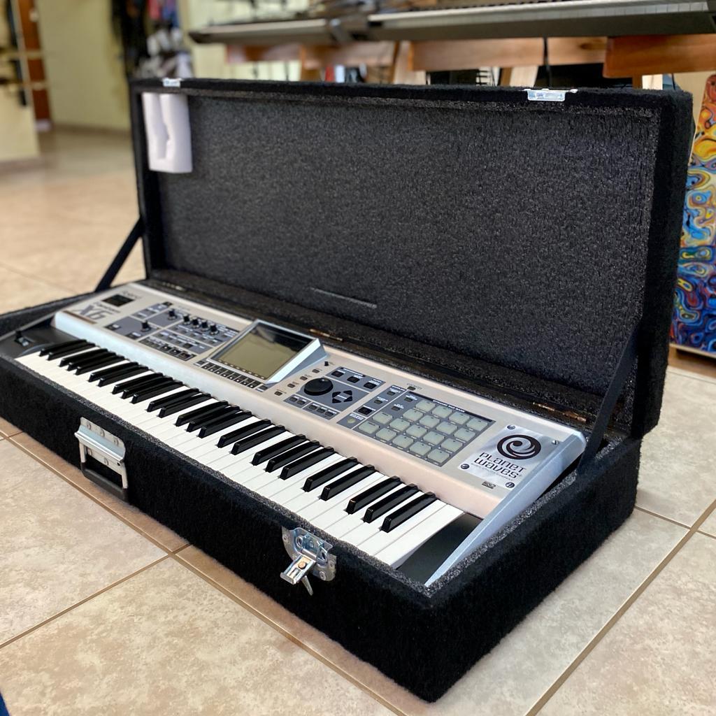 Foto do produto Teclado Roland Fantom X6  com Case sob medida (usado) 