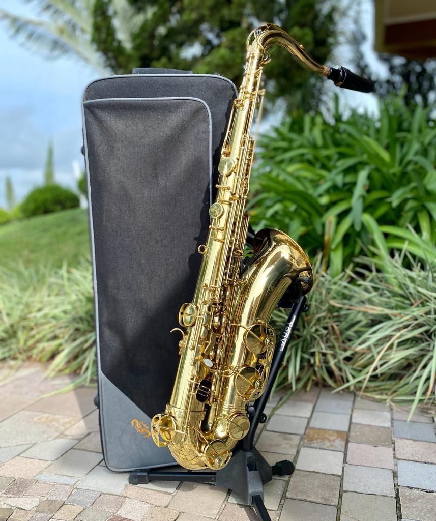 Foto do produto  Saxofone Tenor Quasar Qts102 Com Case (usado)
