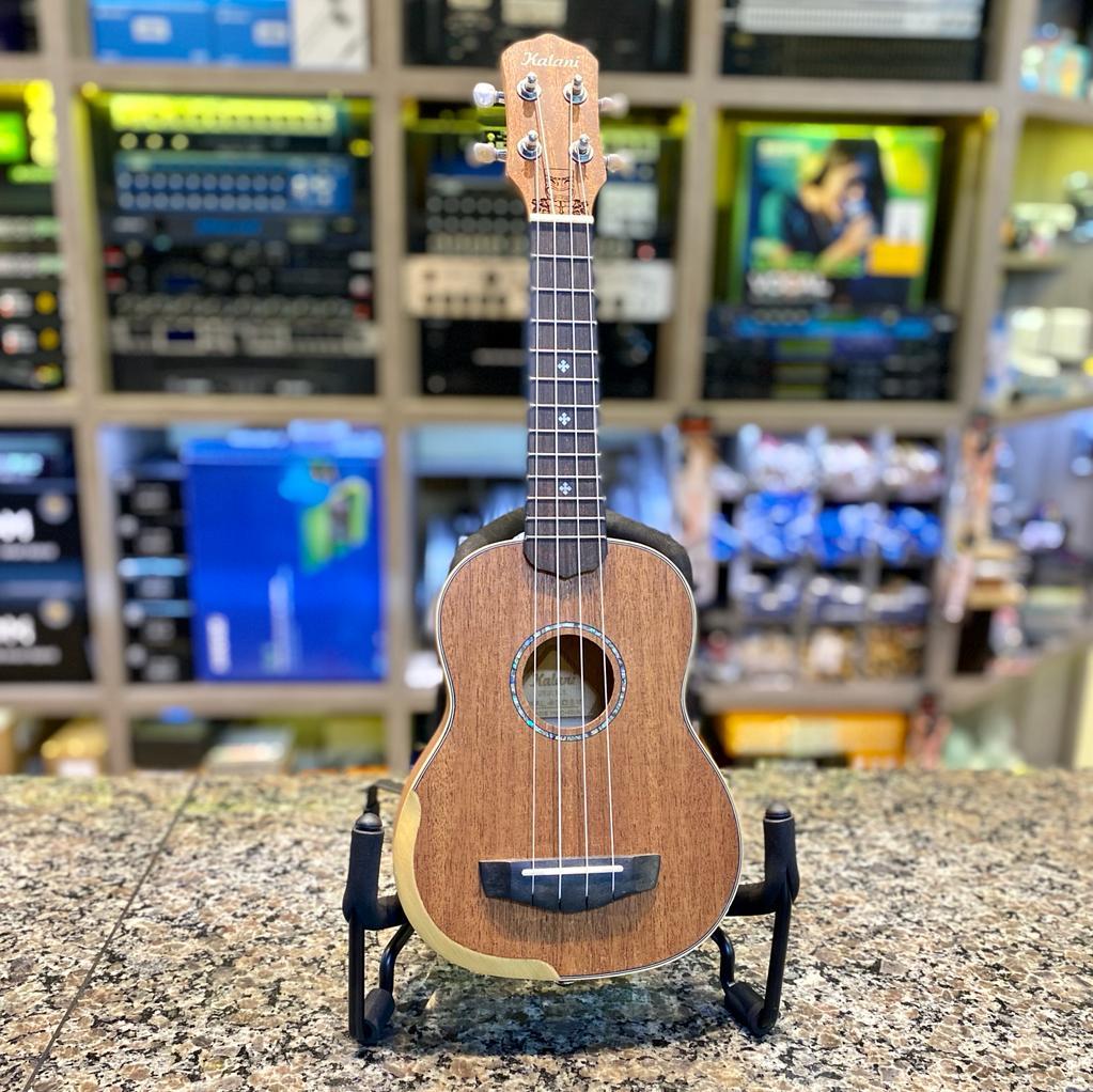 Foto do produto  Ukulele Soprano Kal 400 SM Série Maori Kalani (Showroom)