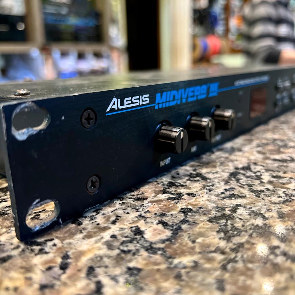 Foto do produto  Processador de Efeito para Estúdio Alesis Midiverb III (usado)