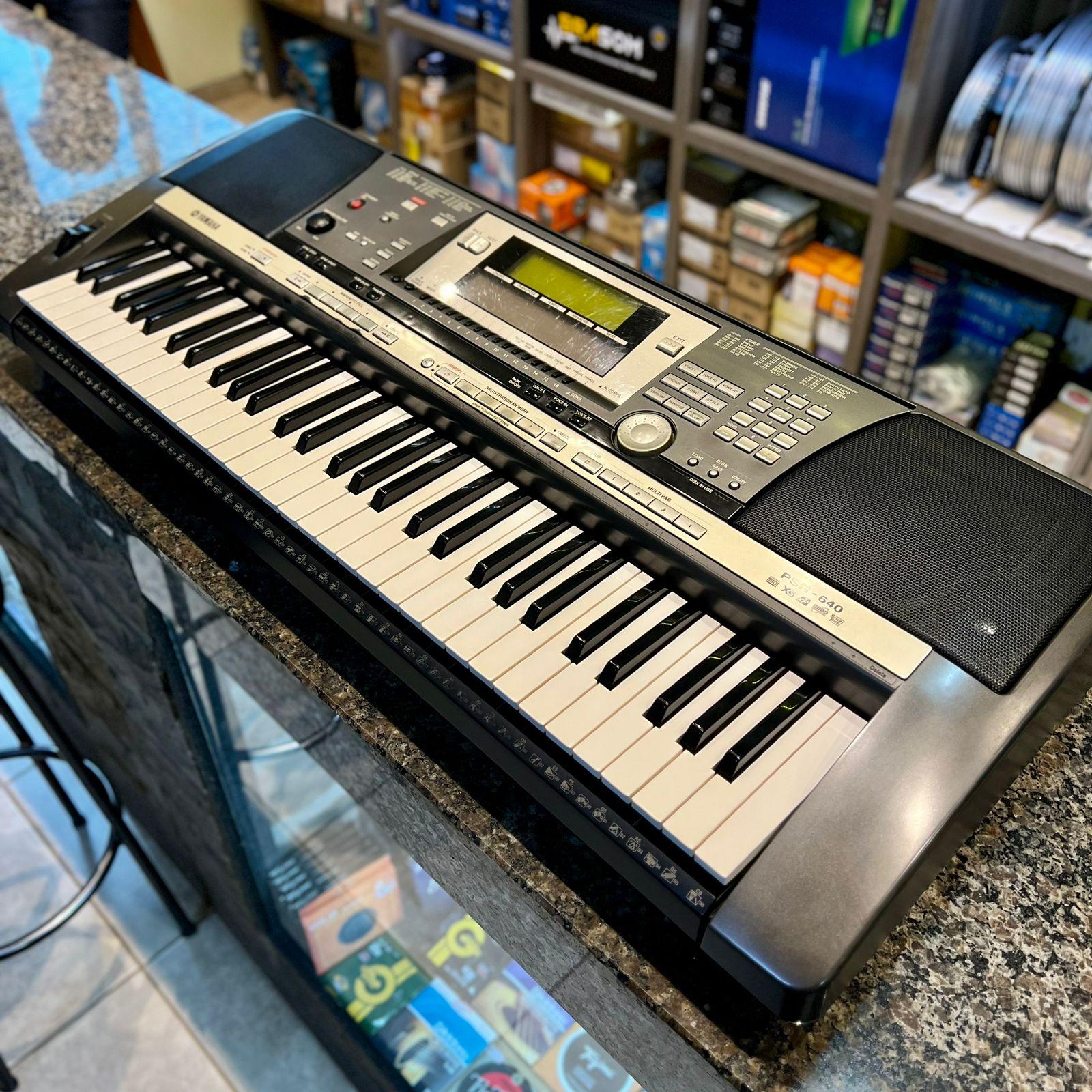 TECLADO YAMAHA PSR 640 (USADO - super inteiro) - CMK