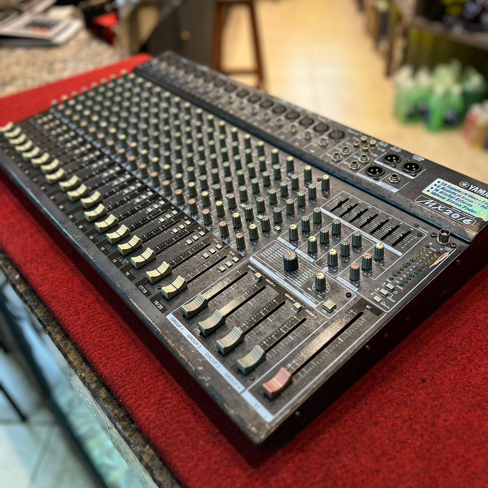 Foto do produto Mesa de som Yamaha MX20/6 (usado) Foto do produto Mesa de som Yamaha MX20/6 (usado)