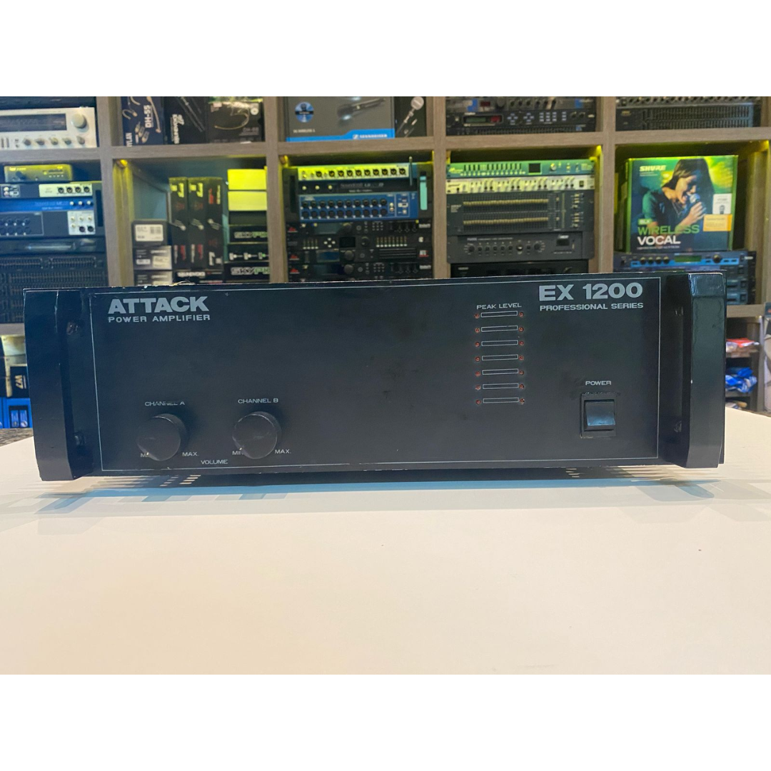 Foto do produto  Amplificador Attack EX1200