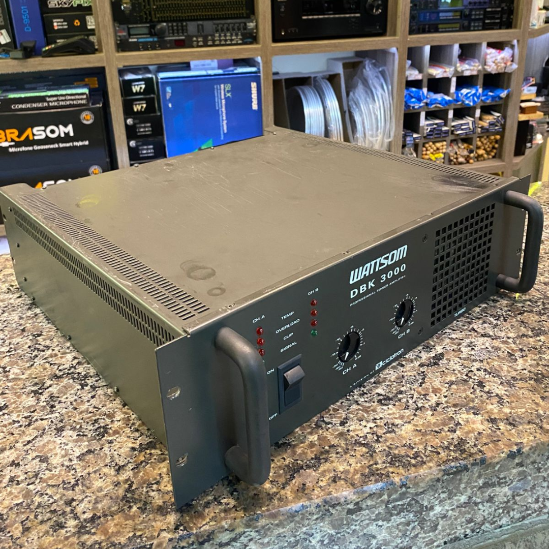 Foto do produto  Amplificador de potência DBK 3000 Wattsom (usado)