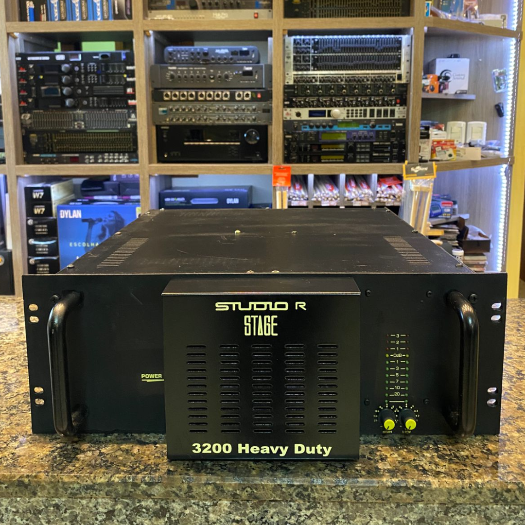 Foto do produto Amplificador Studio R 3200 Heavy Duty (usado)