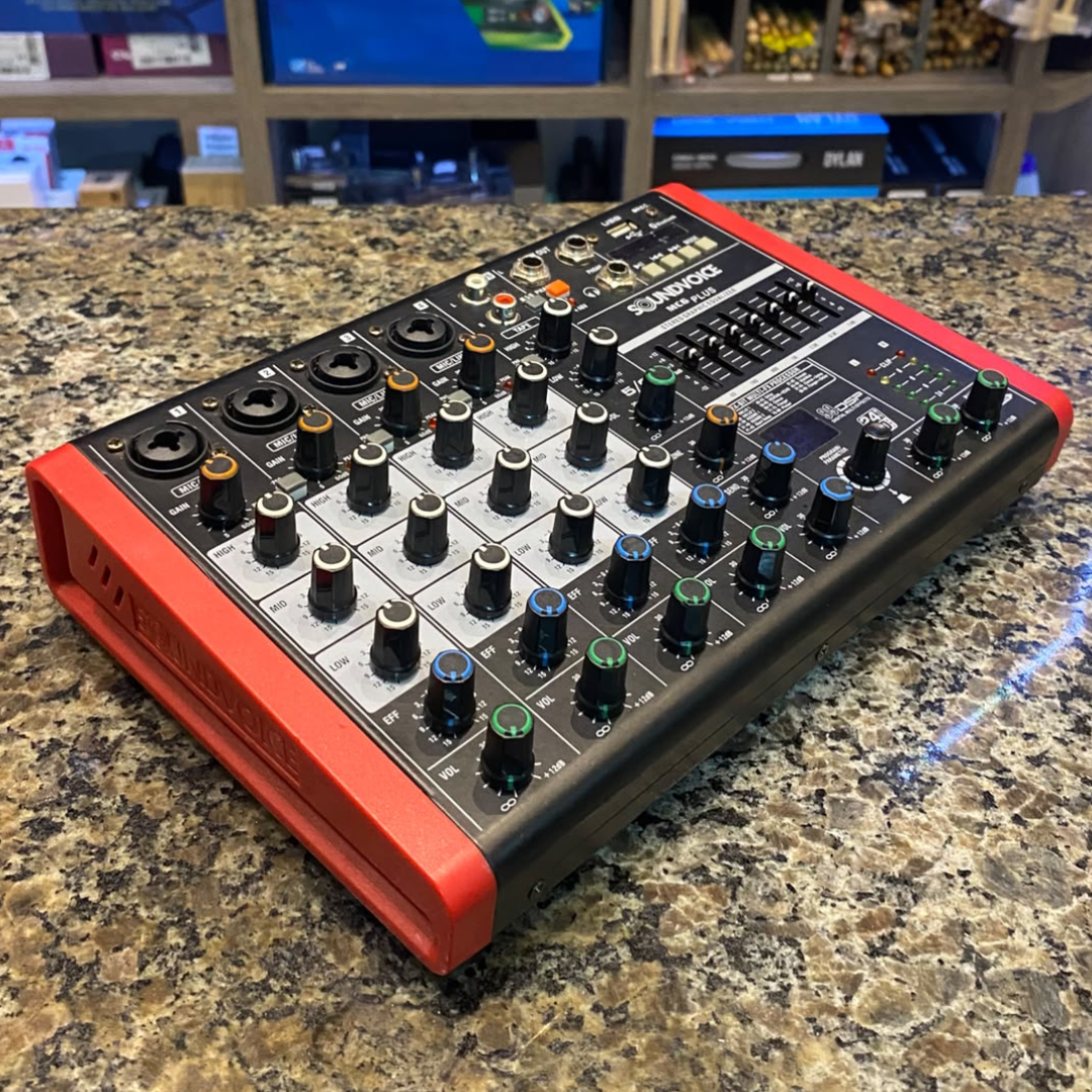 Foto do produto Mixer Soundvoice MC6 PLUS (usado) Foto do produto Mixer Soundvoice MC6 PLUS (usado)